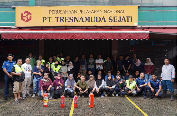 Tanggap & Tangguh: Simulasi Evakuasi Kebakaran Tresnamuda Sejati